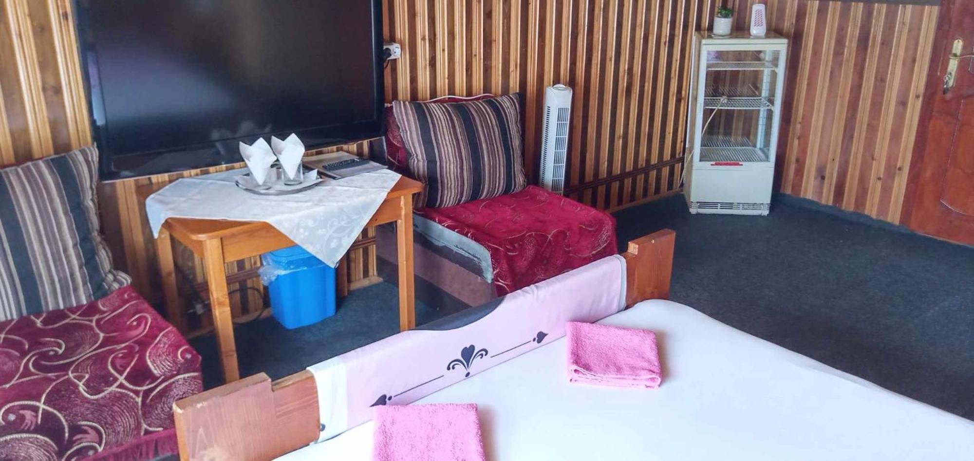 Hostel Intim 95 Ron Bîrlad Esterno foto